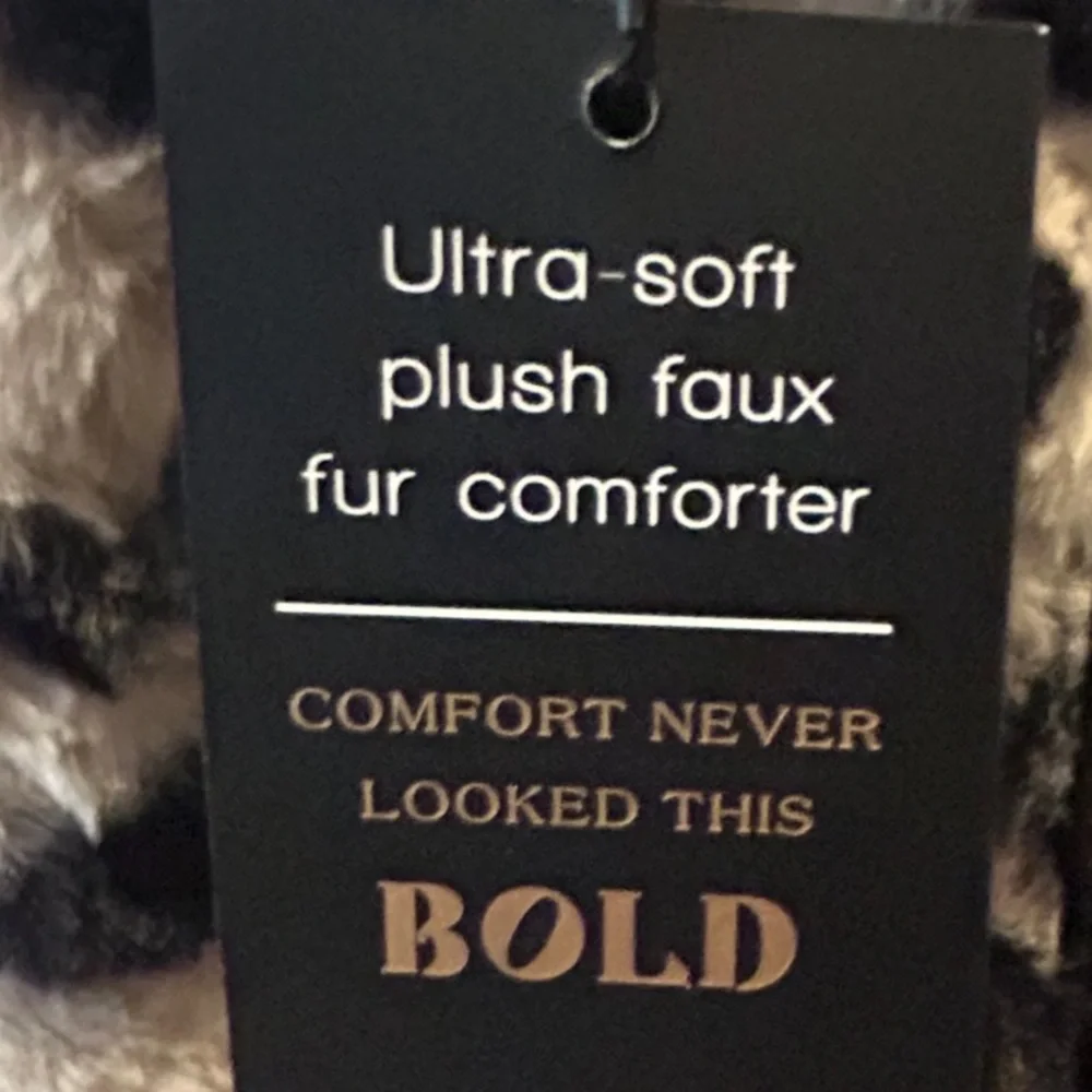 Studio Nior Ivory and Black Ultra Soft Faux Fur Print Queen Comforter Set 90”x90